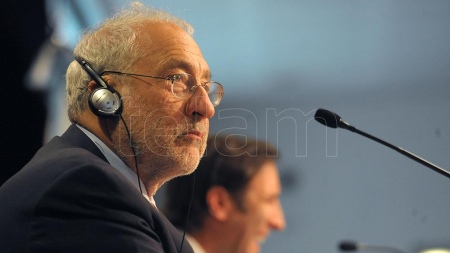 Stiglitz criticized Pfizer for "try to extort" to Argentina