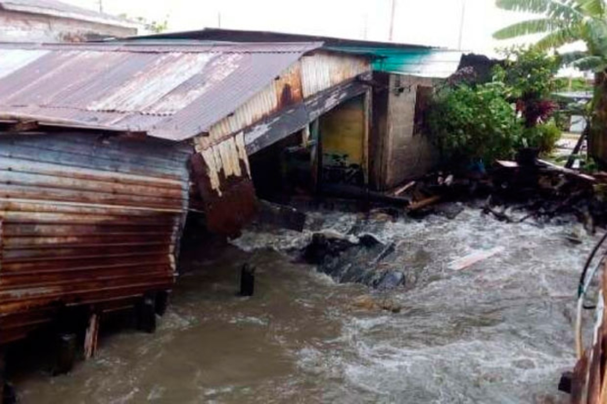 Stilt houses south of the lake in Zulia are affected after heavy rains