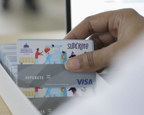 A partir del 30 de mayo beneficiarios de Supérate no podrán comprar sin la tarjeta