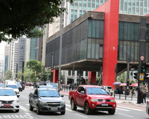 Supporters of president-elect may occupy Paulista on Sunday