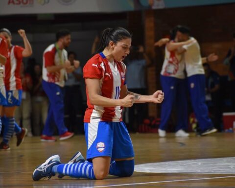 The Albirroja bathed in gold