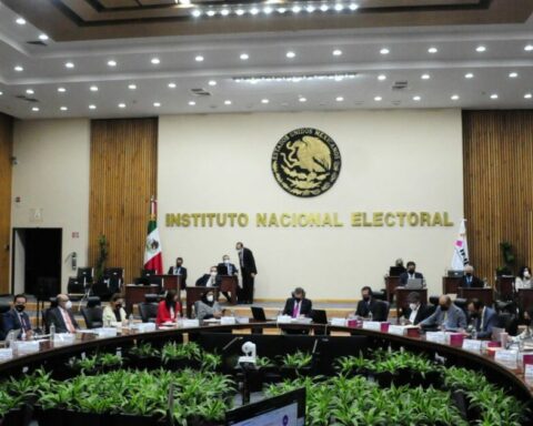 The CNDH recommends reforming the INE by "electoral vices" From the past