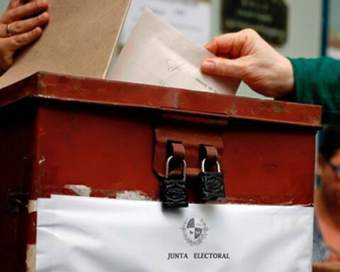 The FA would be the party with the most votes today with 38%, according to a survey by Equipos Consultores