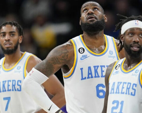 The Lakers fall for the fifth time online