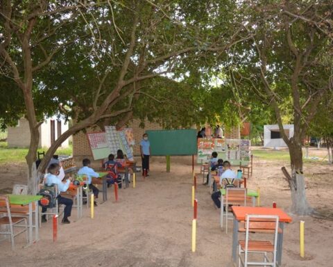 The MEC maintains that the project will improve education