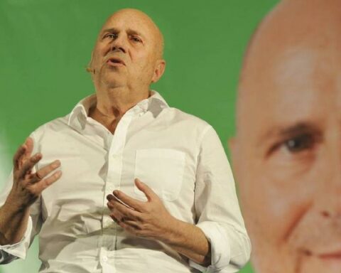 The People's Party ceased to have "valid authorities"