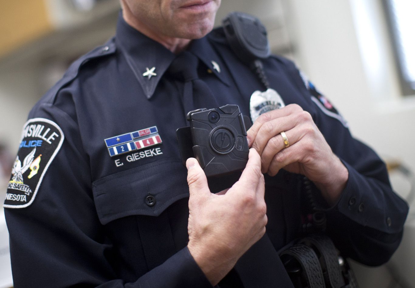 The US will force all security forces to wear body cameras