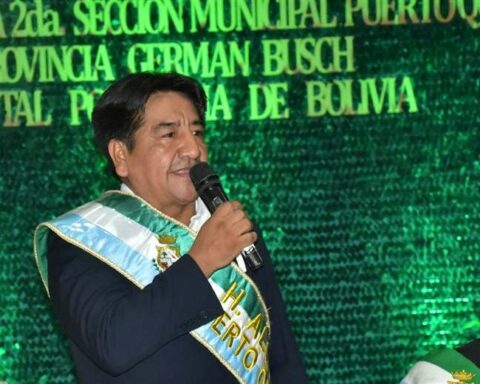 The council in Puerto Quijarro demanded the resignation of Mayor Chambi and the release of his three civic