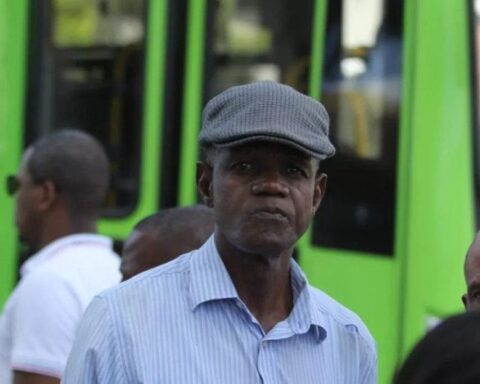 The leader of sugarcane workers is arrested when he tried to travel to Cuba