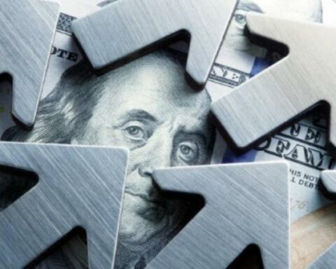 The reasons that led the dollar to the highest price in history