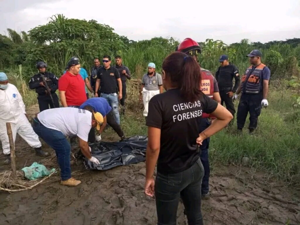 There are 8 corpses located in the Tuy River in Miranda