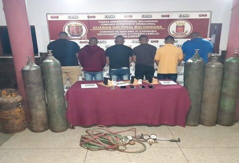 They arrested five police officers for theft in Pequiven