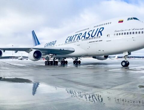 They authorized the departure of the country of the five crew members of the Emtrasur plane