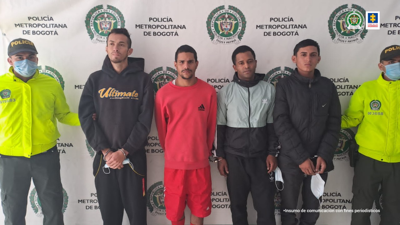 They capture four people for cases of "bagged" in Bogota