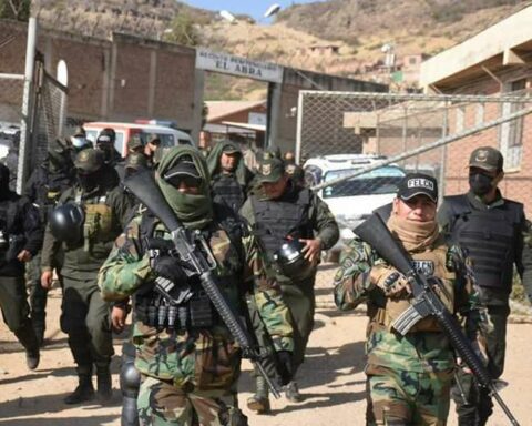 They change the governor of El Abra after requisition and death of an inmate