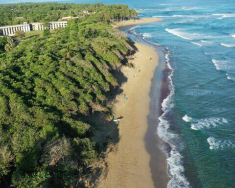 They fear they will privatize the beach, despite several sentences