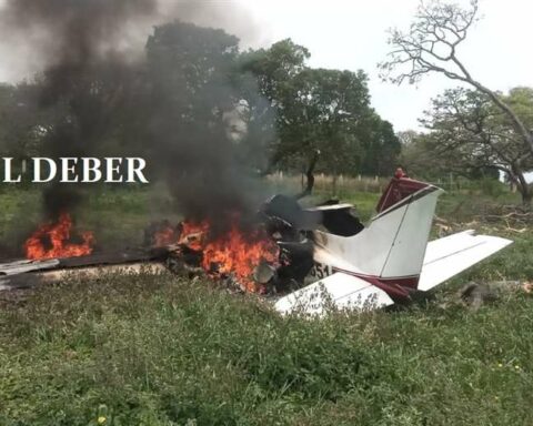 They find a second charred body next to the plane that burned in Peji;  two survivors fight for their lives