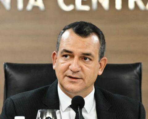 They grant a period of 5 days for parties to present challenges to Electoral Boards made up of JCE