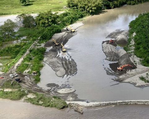 Inspeccionan obras de envergadura en rescate del sur del Lago