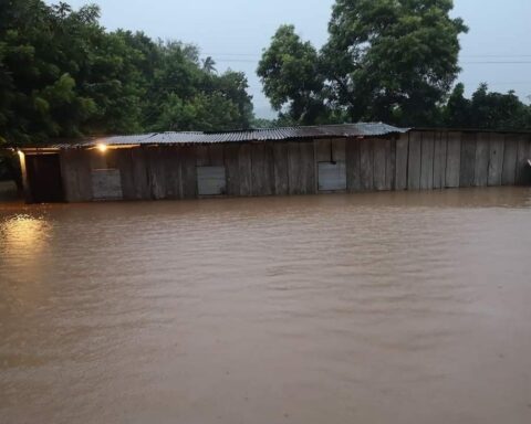 They promote a collection to support Tola families affected by tropical storm Julia