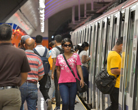 They restore service in several stations of Line 2B of the metro