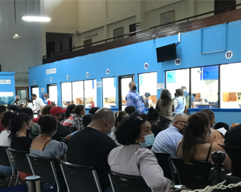 Thousands of Nicaraguans seek "desperately" your passport