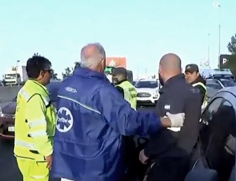 Three people injured by crashes on the Panamericana and one fell from a bridge