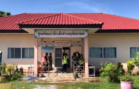 Tragedy in Thailand: former police kill 34 people including 22 children