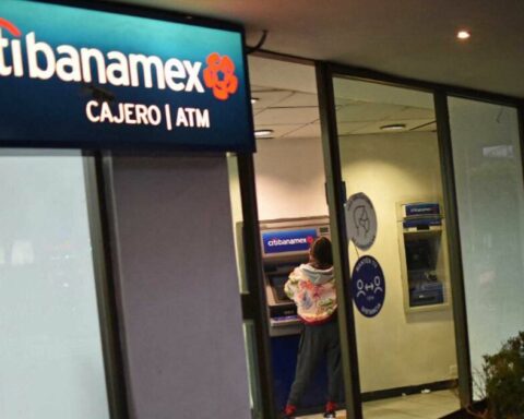 Treasury rules out banking concentration in the purchase of Banamex