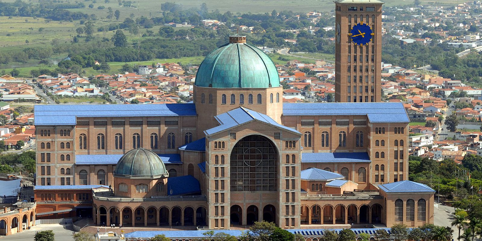 Tributes to Our Lady of Aparecida return to face-to-face