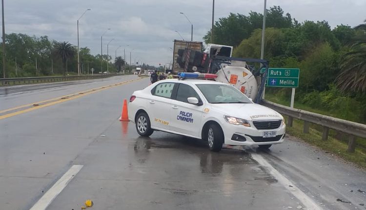 Truck with phosphoric acid overturns