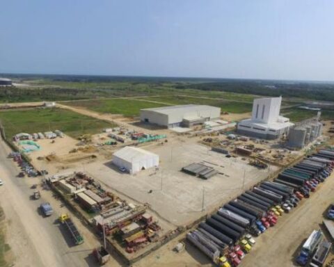 Unions ask to review tax changes to free zones