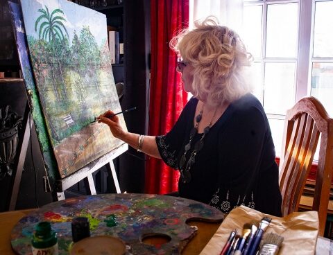 Upami, the educational platform for older adults that provides free courses and workshops