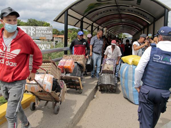 Venezuelan border: Petro asked to close trails to boost trade