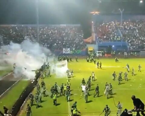 Violence at football match in Indonesia leaves 127 dead