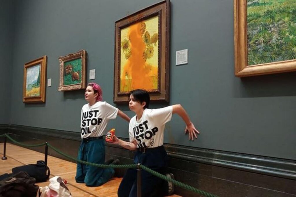 Watch the video of the young environmentalists who attacked Van Gogh's Sunflowers