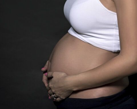 Wearing high heels during pregnancy can cause problems for babies: study