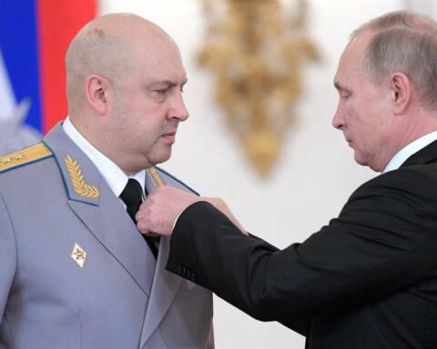 Who is Sergei Surovikin, the Russian general accused of destroying Aleppo and now commanding Moscow's offensive in Ukraine