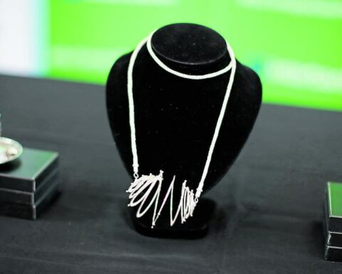 With art in hands: National Silver Contest of Peru