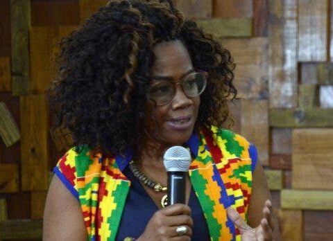 Mujeres deben estar en la elaboración de políticas públicas