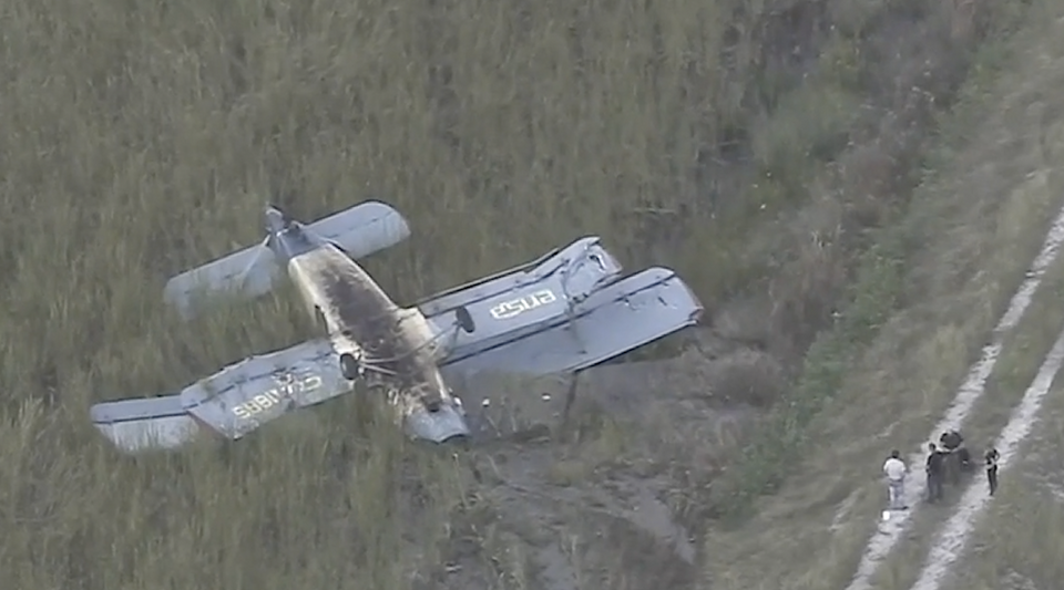 A Cuban plane crashes in the Everglades;  two people rescued alive