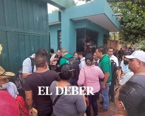 A doctor, a journalist and a firefighter, among the 17 arrested for destroying the COB and the peasant headquarters;  denounce illegal arrests