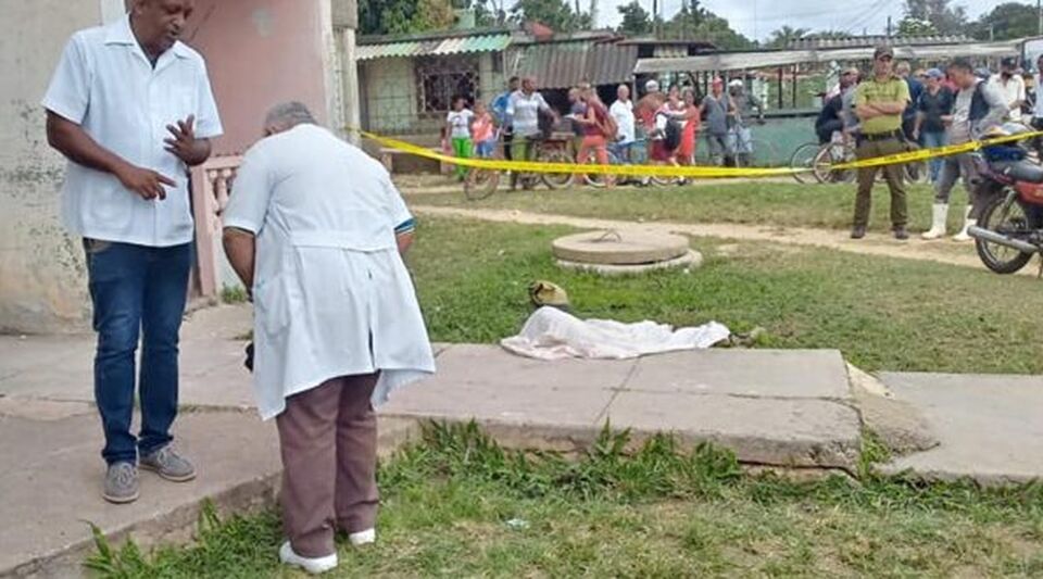 A man commits suicide after murdering his mother and injuring two people in Cuba