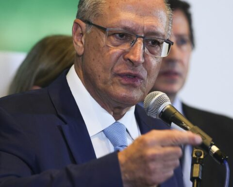 Alckmin announces parliamentarians for transition technical groups