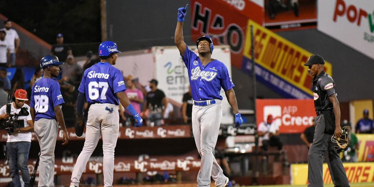 Aquino gives Licey fourth consecutive victory