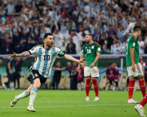 Argentina beats Mexico 2-0 and leaves it in critical condition