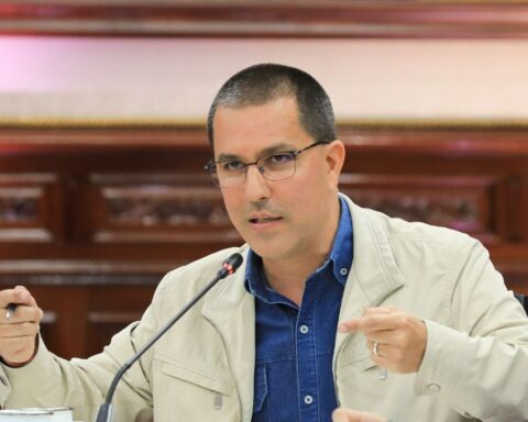 Arreaza: revision of laws will lead to a more democratic legal system