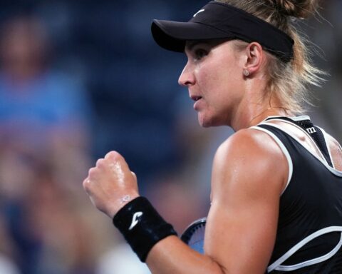 Bia Haddad debuts with triumph in WTA Finals doubles