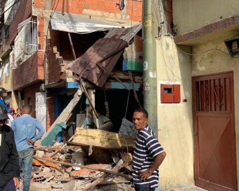 Bottle explosion affected two people in La Silsa