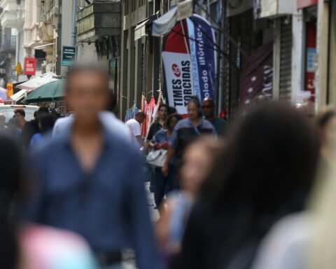 Brazil records 69 deaths and 22,600 cases of covid-19